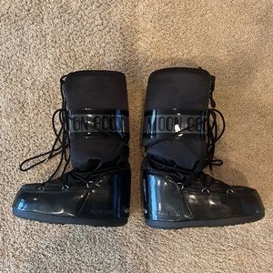 Black Tall Moon Boots